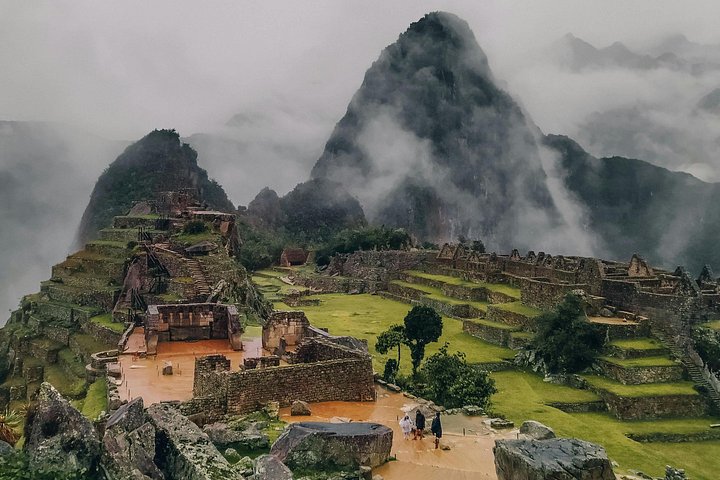 Machu Picchu Ticket, Bus & Private Guide - photo