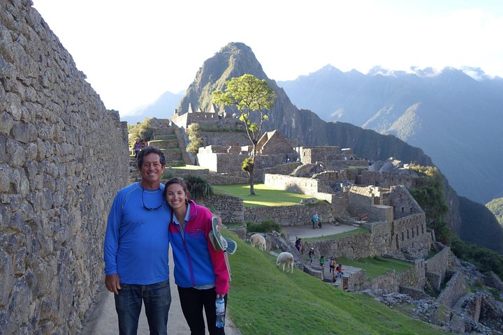 A couple above the Machu Picchu citadel