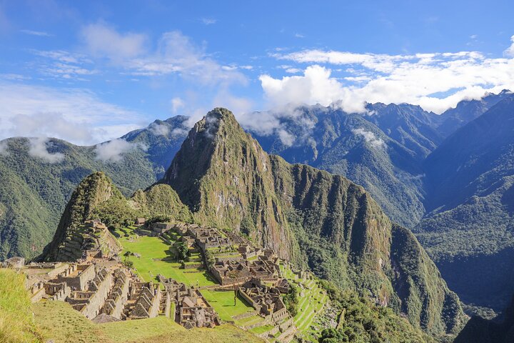 Machu Picchu citadel with Huayna Picchu behind